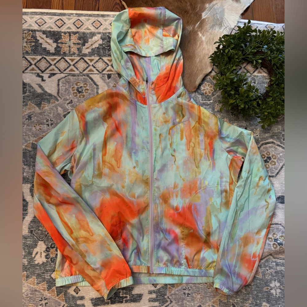 Nike Women's Lightweight Packable Full Zip Running Jacket - Picture 9 of 13
